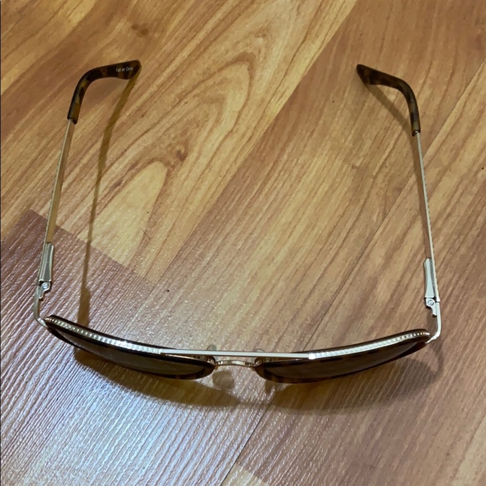 Vintage Tortoise Sunglasses - Picture 6 of 9